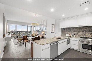 320 Adolphus Ave in Cliffside Park, NJ - Building Photo