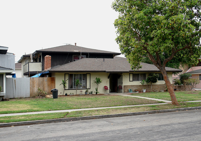 12111 Laguna St in Garden Grove, CA - Foto de edificio - Building Photo