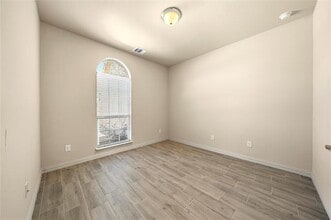 6040 Liverpool St in Aubrey, TX - Building Photo - Building Photo