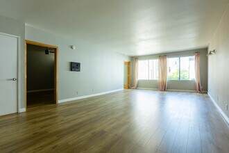 5125 Harold Way, Unit 202 in Los Angeles, CA - Foto de edificio - Building Photo