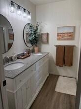 998 Palmer Ave in Camarillo, CA - Building Photo - Building Photo