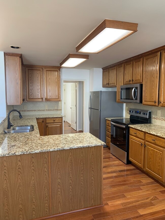 5506 Phillipsburg Dr in Raleigh, NC - Foto de edificio - Building Photo