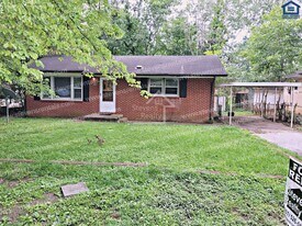 346 W 5th St in Cookeville, TN - Building Photo