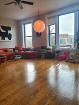 2511 W Augusta Blvd in Chicago, IL - Building Photo