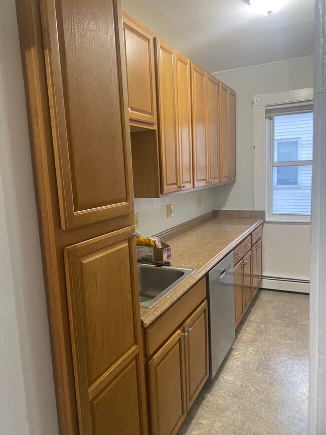 77 Boxford St, Unit 77 Boxford St 3rd floor in Lawrence, MA - Foto de edificio - Building Photo