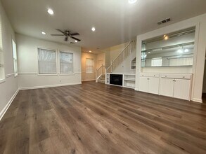 27379 Dearborn Dr in Santa Clarita, CA - Building Photo - Building Photo