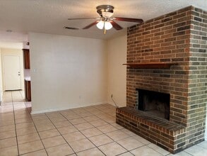 3009 Manor Ln in Huntsville, TX - Building Photo - Building Photo