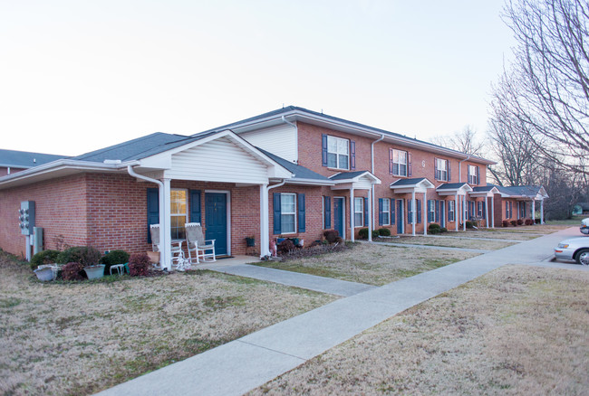 Castlewood Apartments in Huntsville, AL - Building Photo - Building Photo