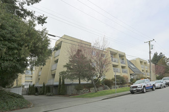 Kerry Court in Delta, BC - Building Photo - Building Photo