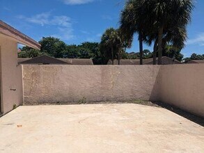 4962 Cherry Rd in West Palm Beach, FL - Building Photo - Building Photo