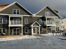 1 Kana Ln, Unit 103 in Essex Junction, VT - Building Photo