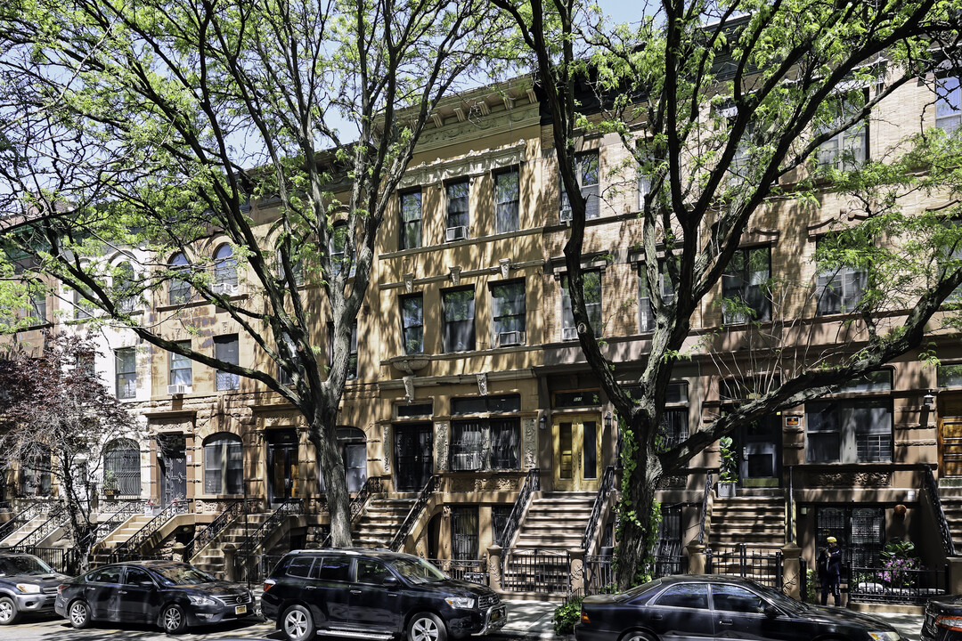 525 W 148th St in New York, NY - Building Photo
