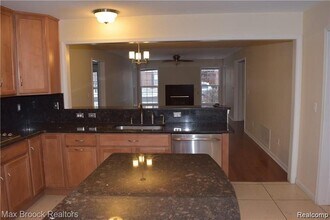 28431 Carlton Way Dr in Novi, MI - Building Photo - Building Photo