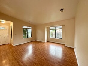 1990 Sycamore Ct in Mckinleyville, CA - Building Photo - Building Photo