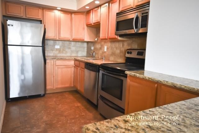720 W Gordon Terrace-Unit -8L in Chicago, IL - Building Photo - Building Photo