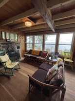 10 Crescent Shore Dr in Standish, ME - Building Photo