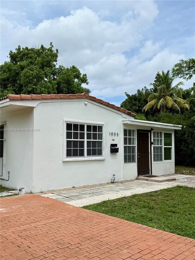 property at 1005 NE 16th Pl