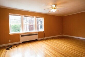 21 Fairbanks St, Unit 2 in Brookline, MA - Foto de edificio - Building Photo