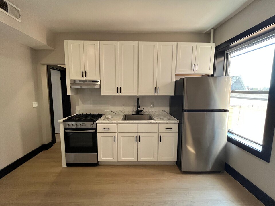 104 Belmont Ave, Unit 3A in Jersey City, NJ - Foto de edificio