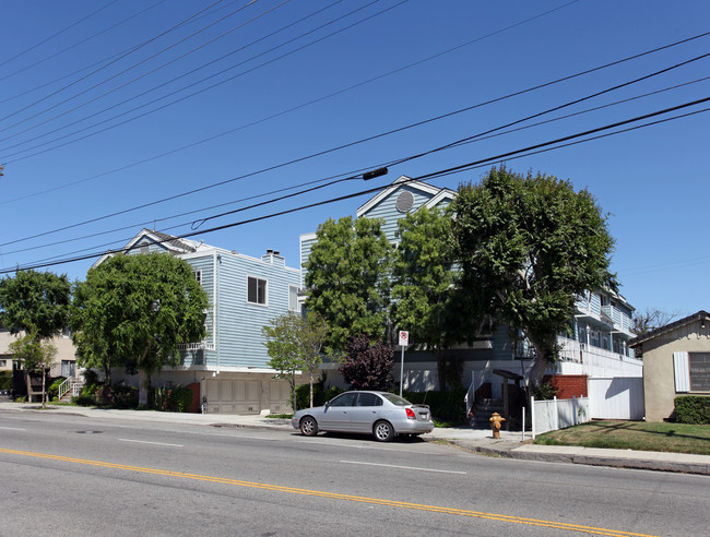 5324 Kester Ave in Van Nuys, CA - Building Photo - Building Photo