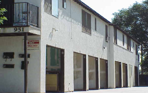 951 N Crescent Ave in San Bernardino, CA - Building Photo - Building Photo