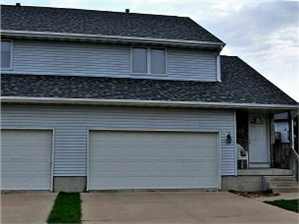 1431 Kodiak Ct in Coralville, IA - Building Photo