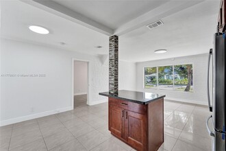 924 N 30th Rd in Hollywood, FL - Building Photo - Building Photo