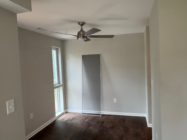 7258 Donnell Pl, Unit B-1 in Forestville, MD - Foto de edificio - Building Photo