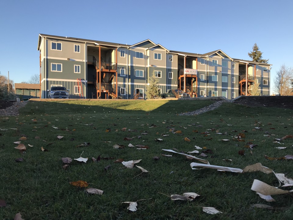 Pleasant View Apartments in Keizer, OR - Building Photo