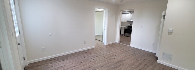 648 10th Ave, Unit Renovated 1br 1ba plus de