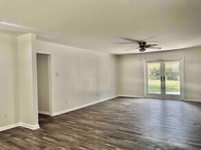 8106 Mullins Dr in Houston, TX - Building Photo - Building Photo