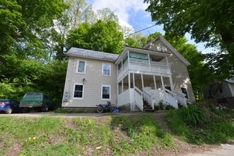 139 Railroad St in Johnson, VT - Building Photo - Building Photo