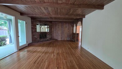 4718 Burnet Ave in Los Angeles, CA - Building Photo - Building Photo