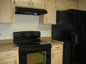 1013 Victoria Ln W in Hendersonville, TN - Building Photo - Building Photo