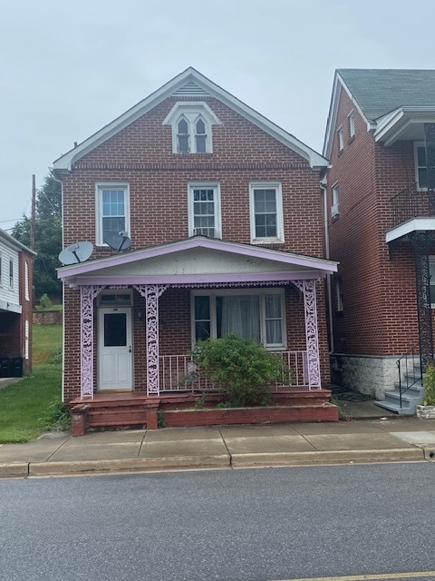 property at 221 E Potomac St