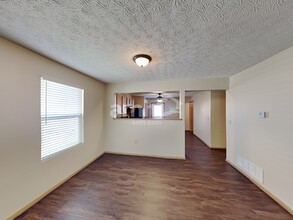 7516 Hemrich Dr in Canal Winchester, OH - Foto de edificio - Building Photo