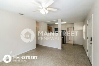 7013 Yule Ln in Tampa, FL - Building Photo - Building Photo