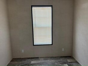 17031 US-301 in Dade City, FL - Building Photo - Building Photo