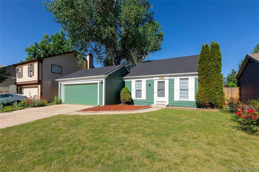 19644 E Girard Dr in Aurora, CO - Building Photo
