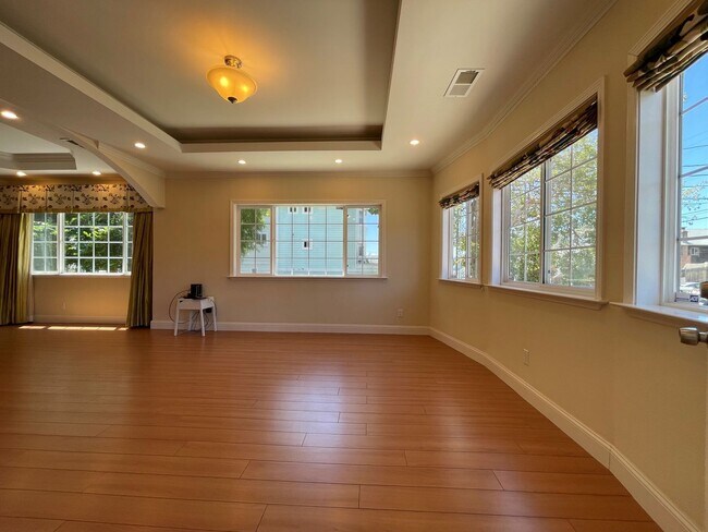 2488 26th Ave in Oakland, CA - Building Photo - Building Photo
