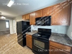 11496 Bent Pine Dr in Moundville, AL - Building Photo - Building Photo