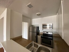 300 S Gramercy Pl in Los Angeles, CA - Building Photo - Building Photo