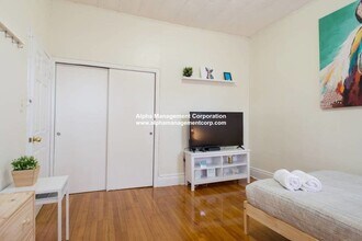 126 Warren St, Unit 14 in Boston, MA - Foto de edificio - Building Photo