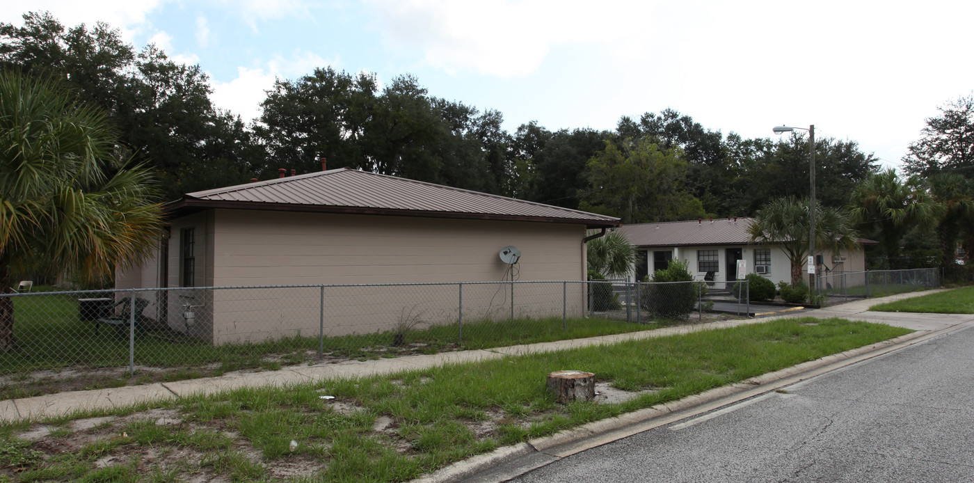 1010 Bronson St in Palatka, FL - Building Photo