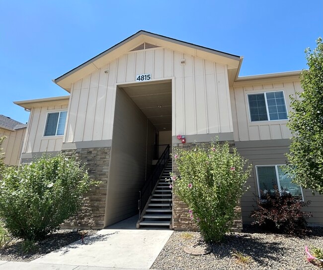 4815 Continental Ln, Unit 203