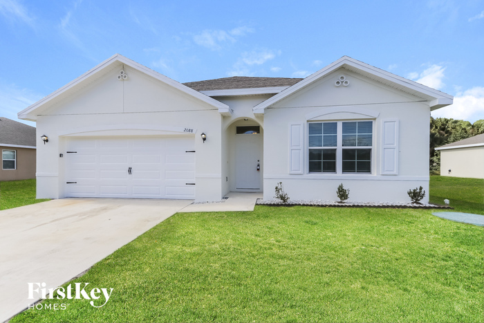 2088 SW Leafy Rd in Port St. Lucie, FL - Building Photo