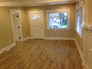 4020 E Massachusetts St in Long Beach, CA - Building Photo - Building Photo
