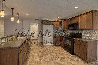 860 E Purple Martin St in Nixa, MO - Building Photo - Building Photo