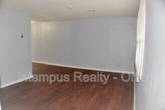 967 Duxberry Ave in Columbus, OH - Building Photo - Building Photo