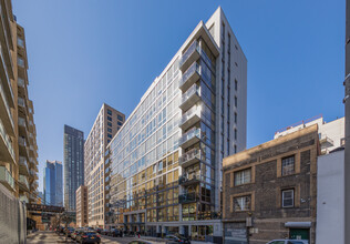 Huis 24 in Long Island City, NY - Building Photo - Primary Photo